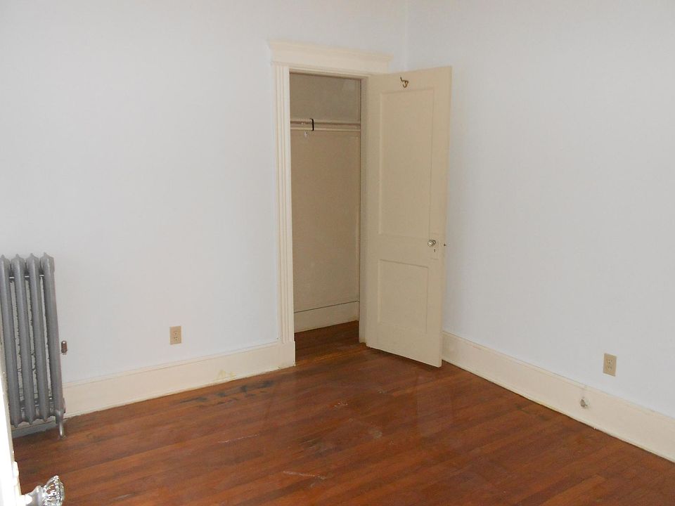 2nd image of 15 Palace Rd #20