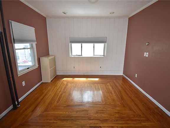 4th image of 860 Cattell St
