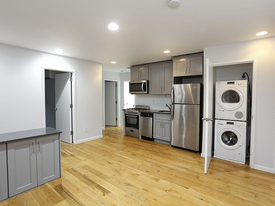 1st image of 425 E 12th St APT 4