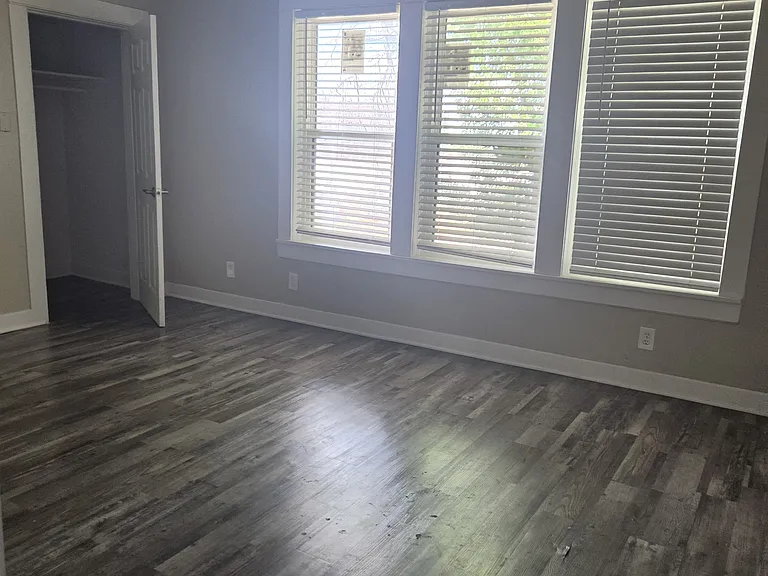 301-311 W Leuda St #301B — Photo 5
