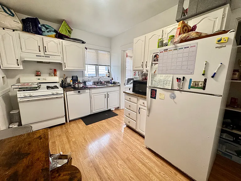 19 Burton St #2 — Photo 5