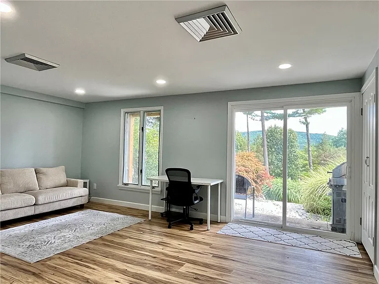 9 Harbour Ln — Photo 29