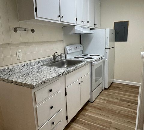 4th image of 54 Dogwood Ct #B