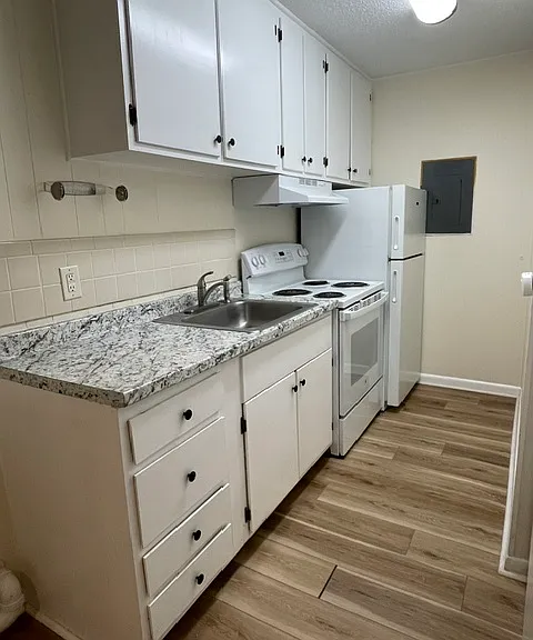 54 Dogwood Ct #B — Photo 4