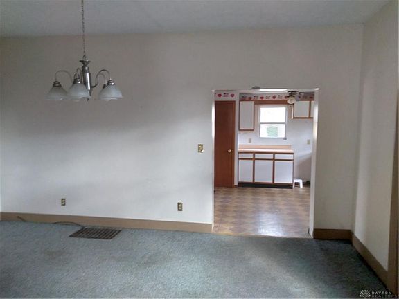 3rd image of 124 S Beech St