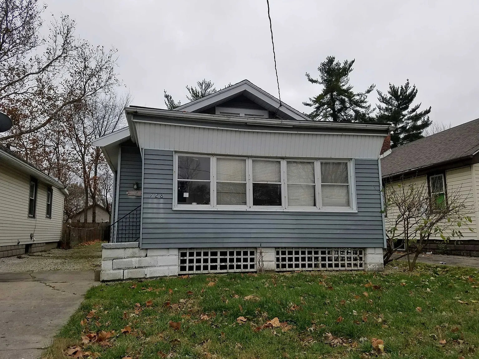 728 E Maywood Ave photo 1