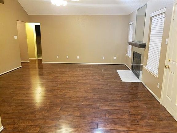 2nd image of 5912 Hilltop Dr