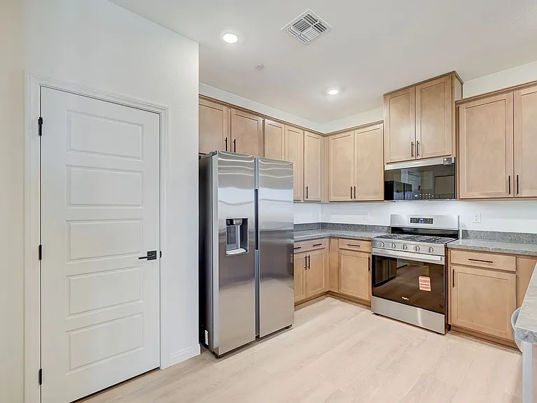 7681 N Jones Blvd — Photo 6