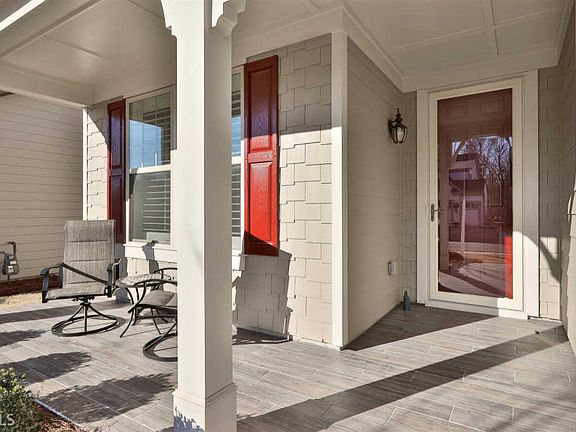 5th image of 218 Silver Maple Ct