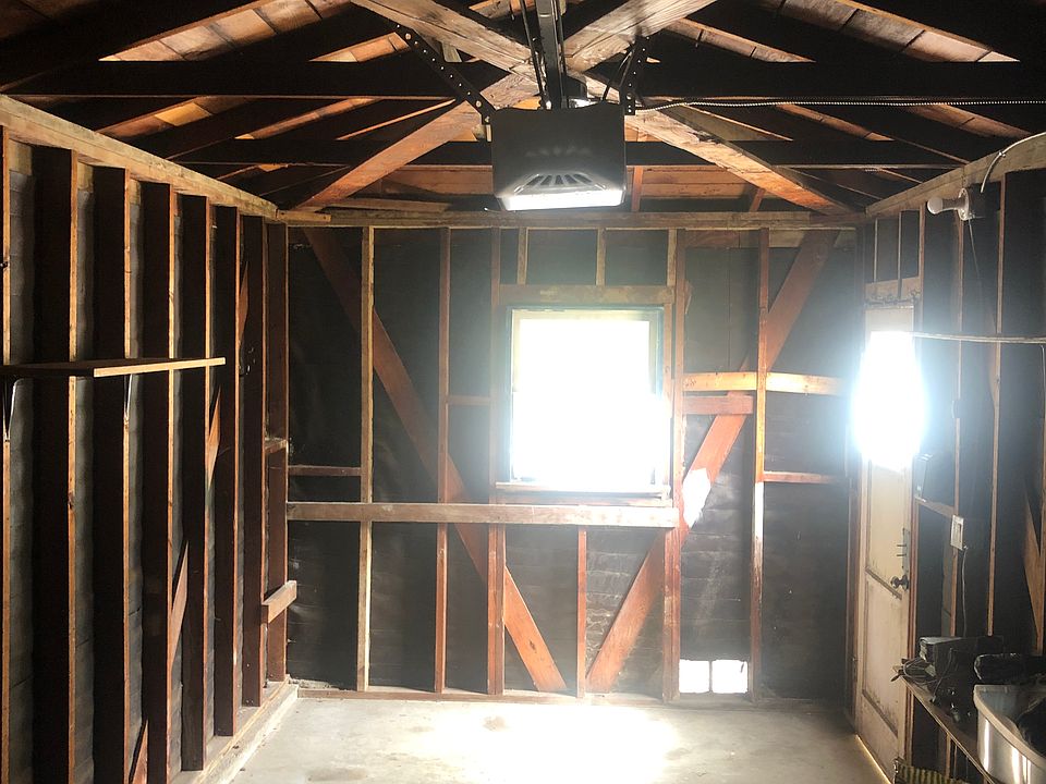 Private 1 car garage