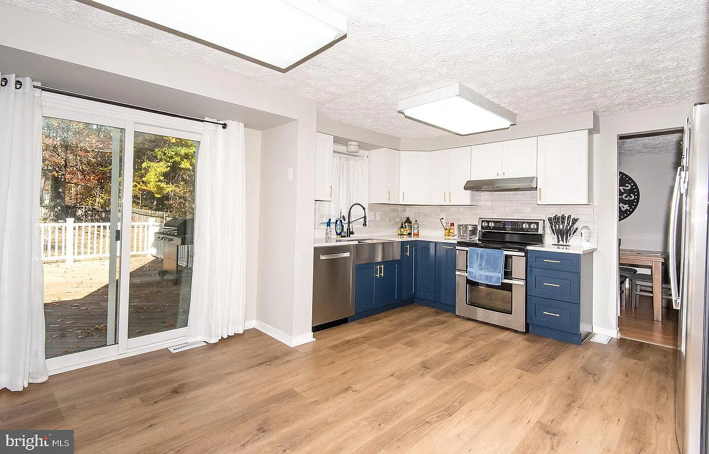 3 bed, 4.0 bath, 1876 sqft, $2,700 — Photo 3