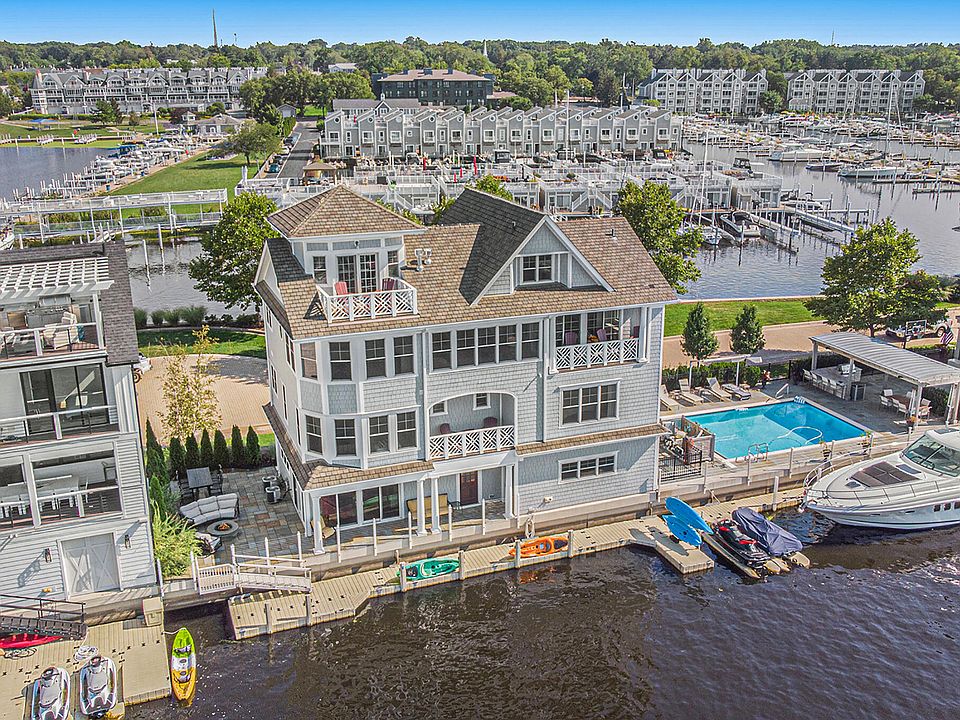 1st image of 30 Peninsula Dr
