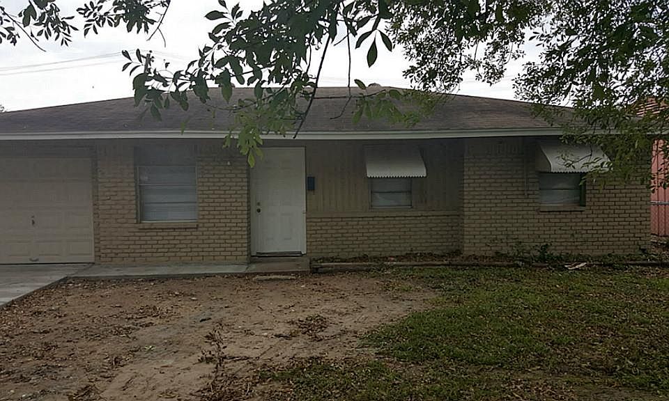 1st image of 3007 Akard St