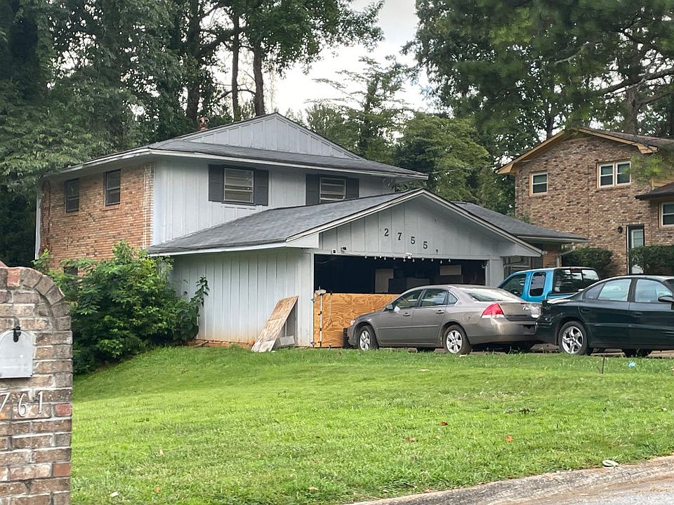 2nd image of 2755 Knollview Dr