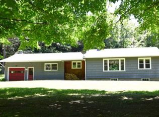 1097 Bluff Rd, Newport, VT 05855