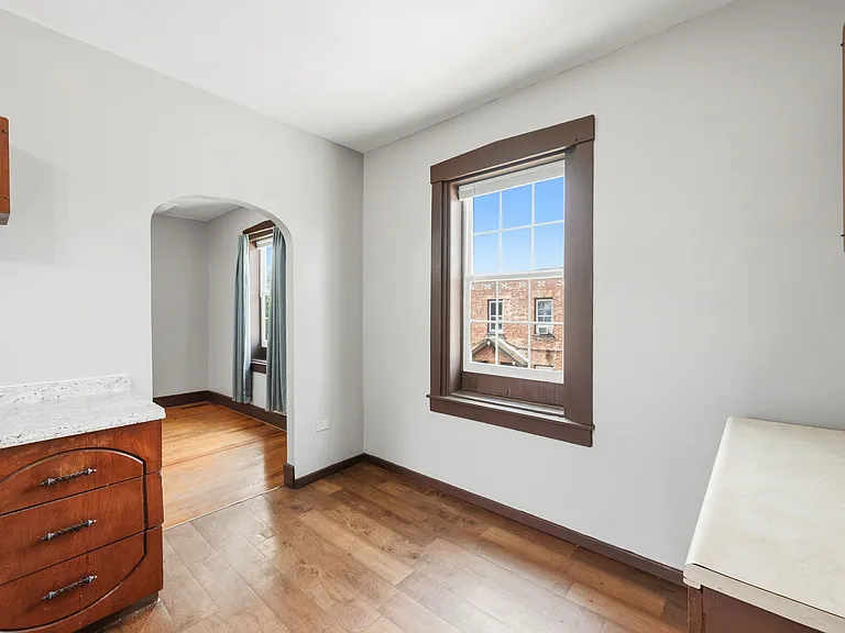 511 W Schirmer St #2F — Photo 10