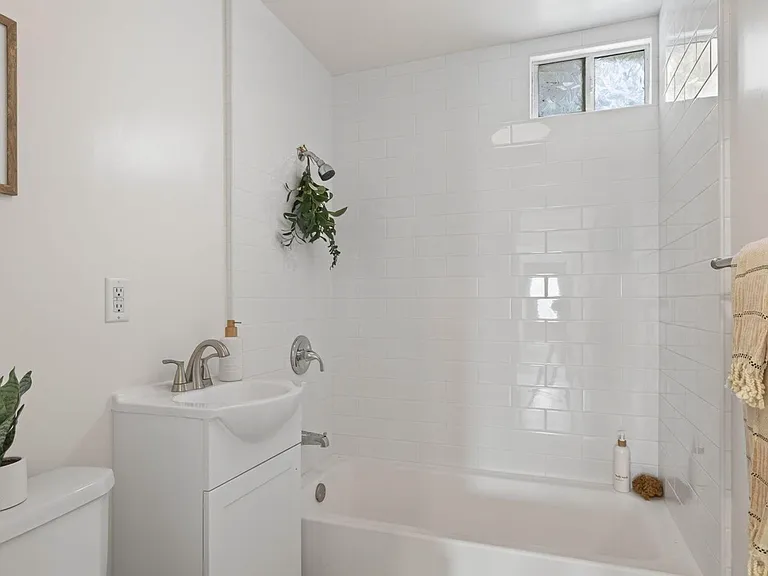 295 W Mission Ave — Photo 9