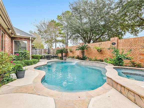 2nd image of 11413 Gallant Ridge Ln