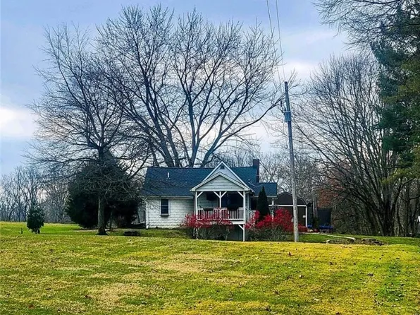 16290 Ellsworth Rd, Berlin Center, OH 44401