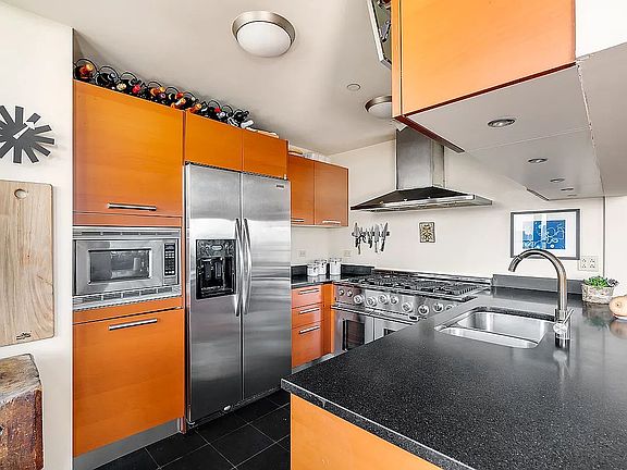 4th image of 1485 5th Ave APT 25D