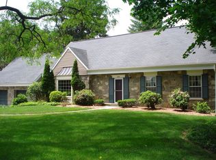 15 Valley View Rd, Poughkeepsie, NY 12603