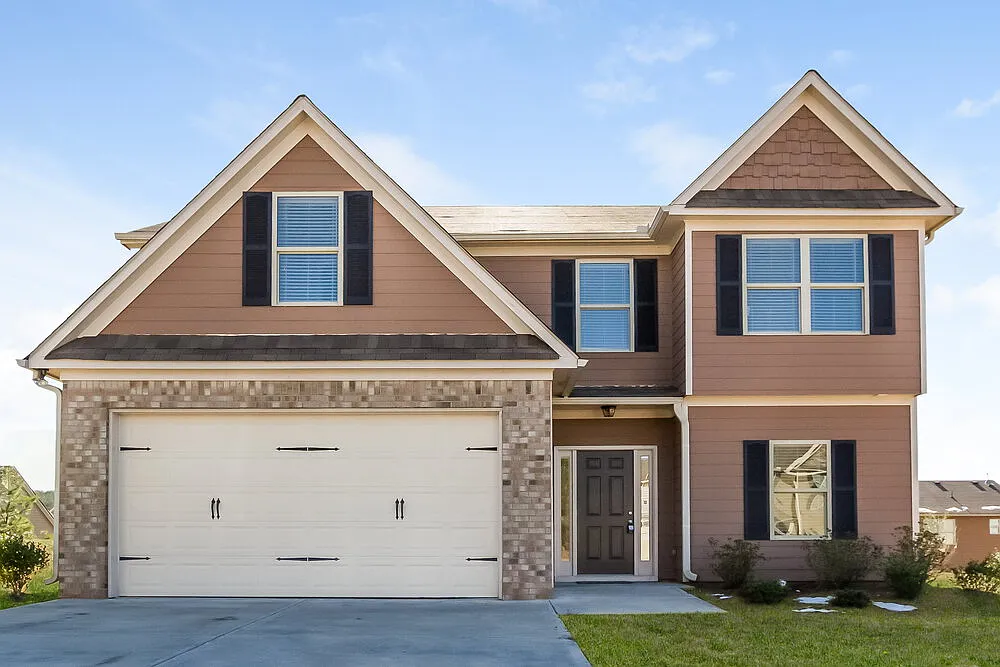 4 bed, 2.5 bath, 2002 sqft, $2,260 — Photo 1