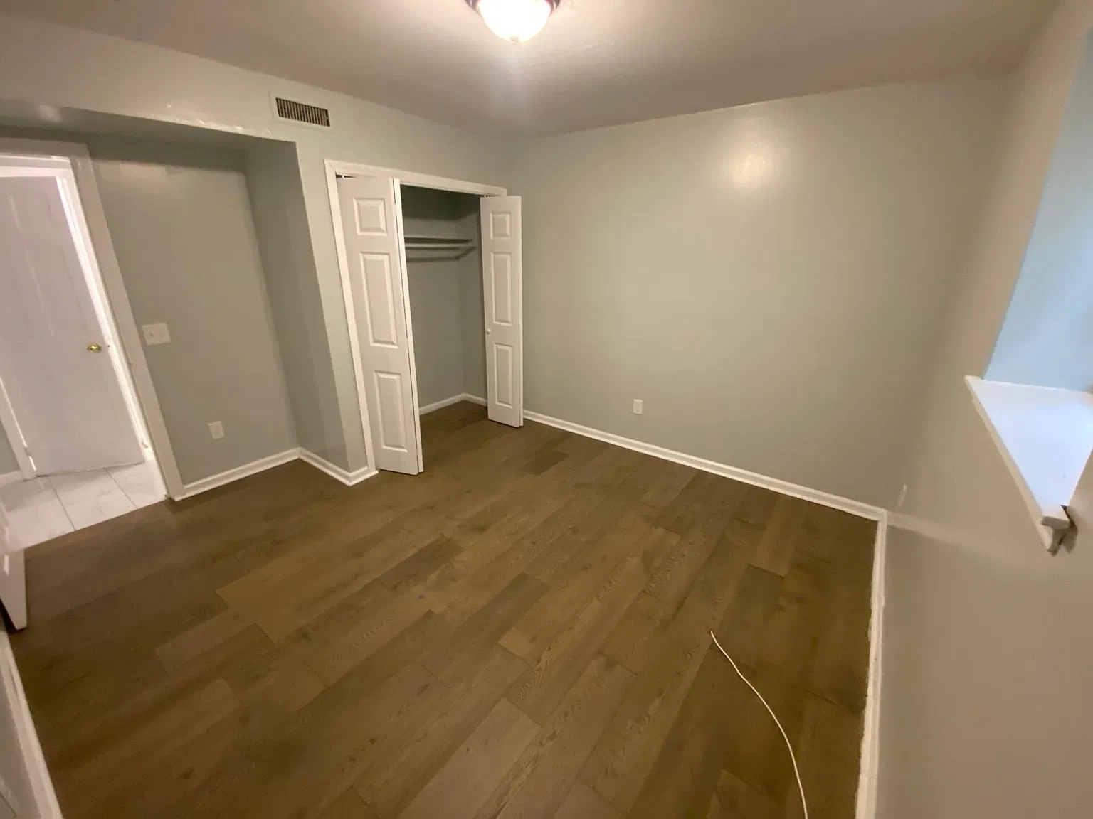 4 bed, 1352 sqft, $2,300 — Photo 2