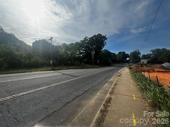 5th image of Thomasboro Dr
