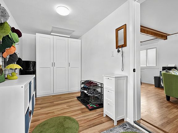 3rd image of 473 Raindance Cres