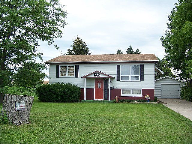 1st image of 1602 Burlington Blvd