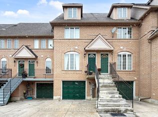 80 Strathaven Dr #12, Mississauga, ON L5R 3V9