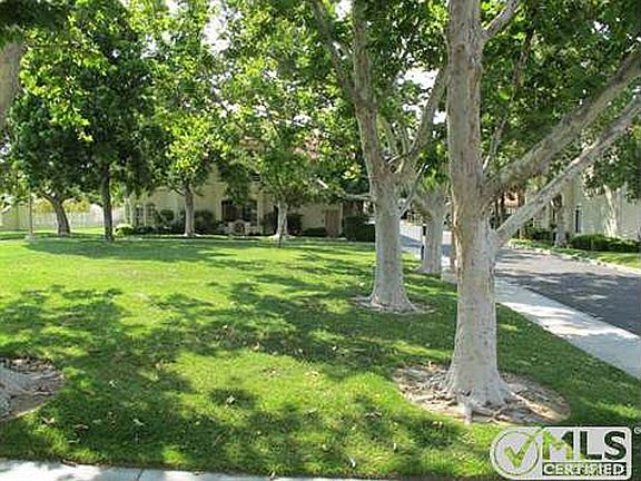 Lots of greenbelts and greenspace