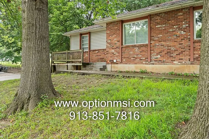 2 bed, 1.0 bath, 850 sqft, $1,300 — Photo 2