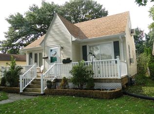 1351 Circle Dr NE, Kankakee, IL 60901