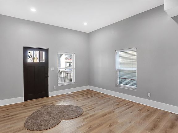 2nd image of 835-837 Weghorst St #835