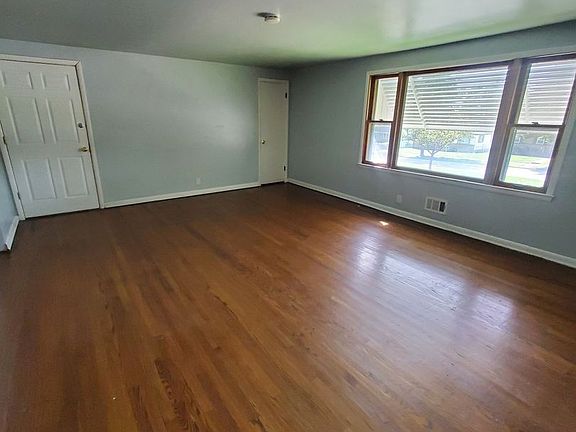 5th image of 8302-8304 W Grantosa Dr