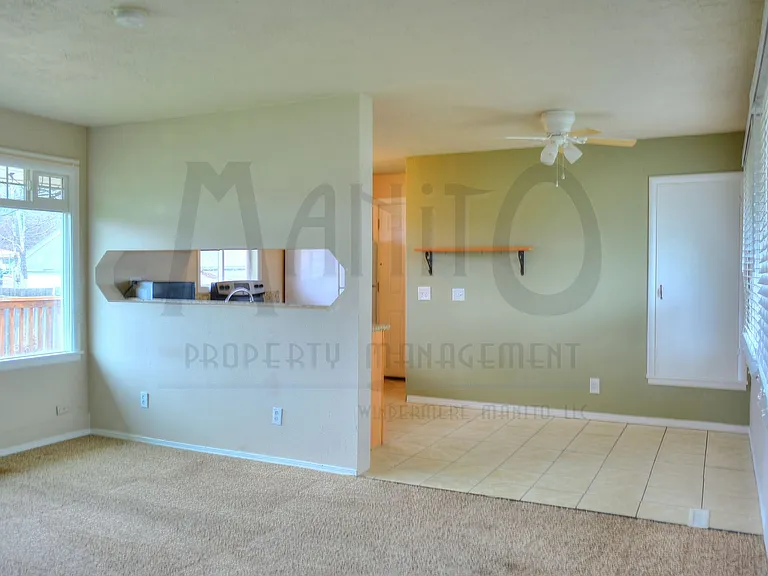 4017 E Grace Ave — Photo 4