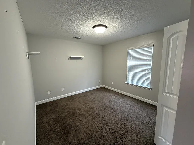 664 Piedmont Ave — Photo 15