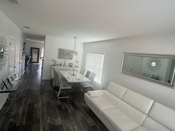 3rd image of 1437 Marsh Meadow Ln