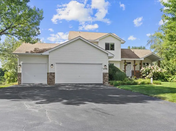 22576 Amy Ln, Rogers, MN 55374