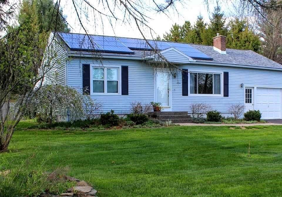 1st image of 7 Cortland Dr