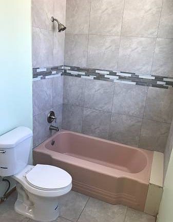 4th image of 620 E 5th St
