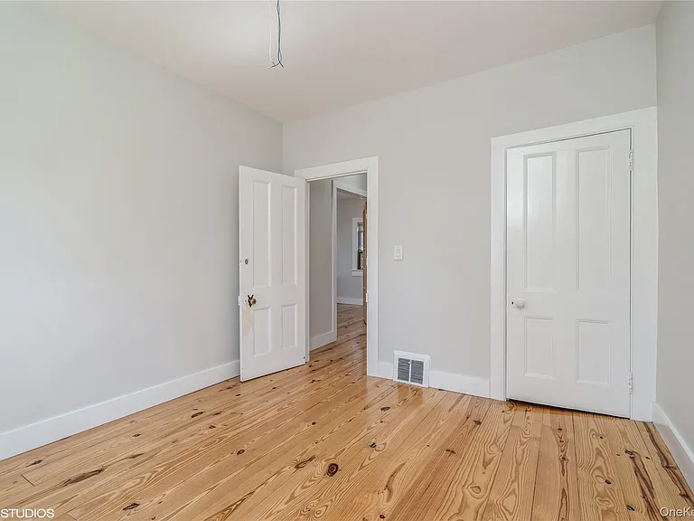 1392 Kings Hwy — Photo 26