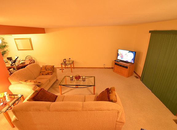 4th image of 7832 Woodward Ave #7832
