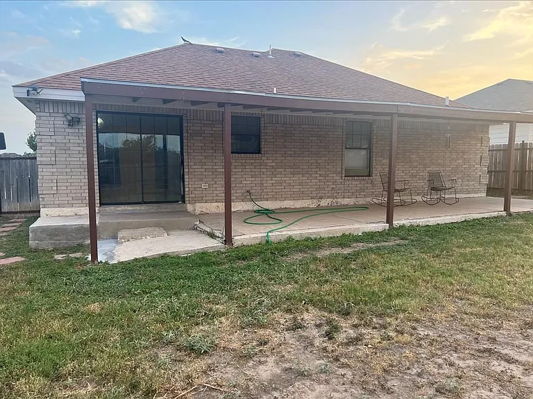 3437 Cole St — Photo 3