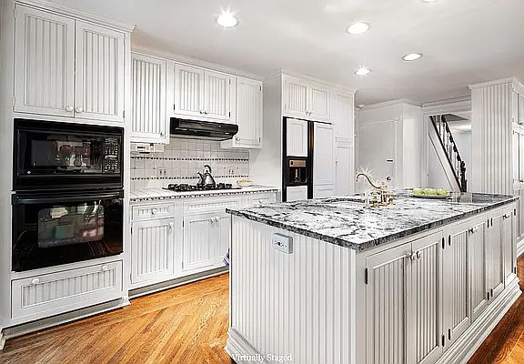 3rd image of 442 E 58th St