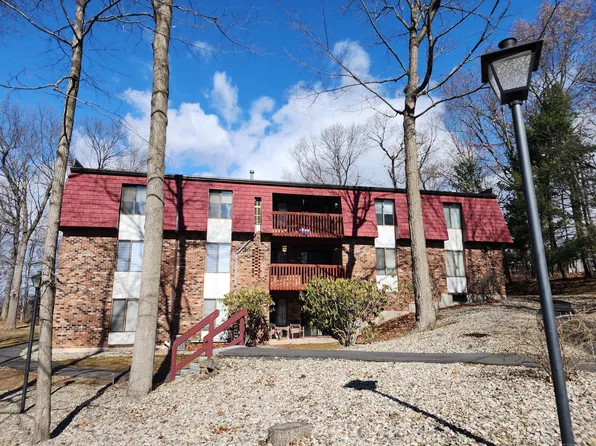 10 Woodsedge Drive APT 2A, Newington, CT 06111