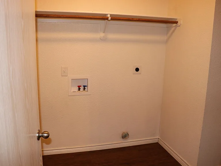 4600 Waterproof Dr — Photo 16