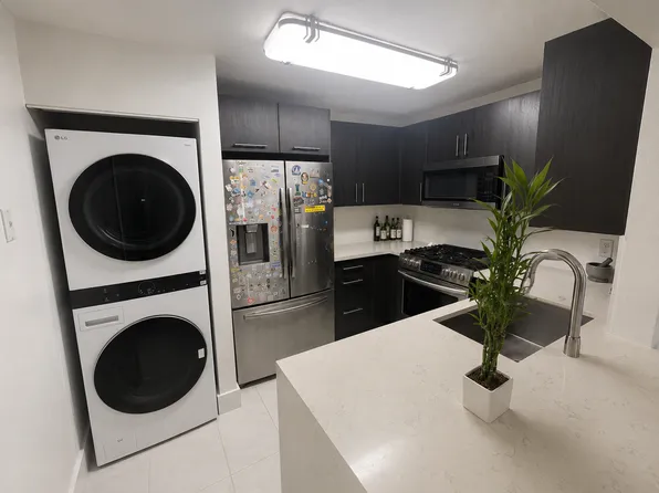 445 W Park Dr APT 101, Miami, FL 33172