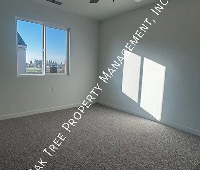 251 N Minnewawa Ave #B — Photo 16